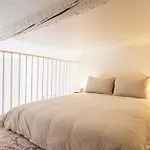 Old Town With Balcony And Ac - Beaches And Nightlife *